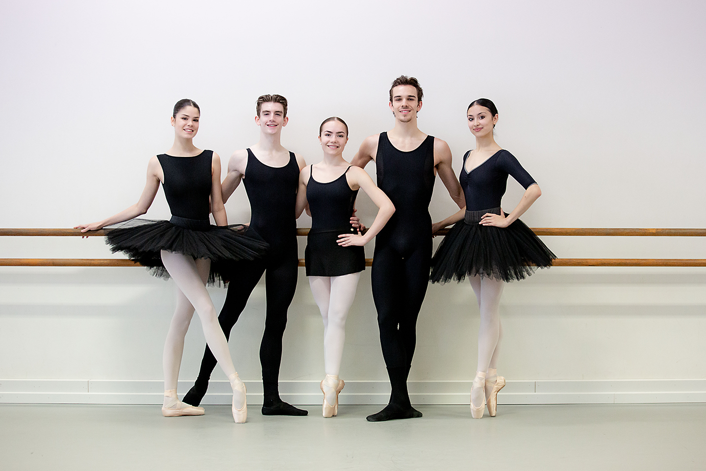 Celebrating our 2022 graduates’ contracts!